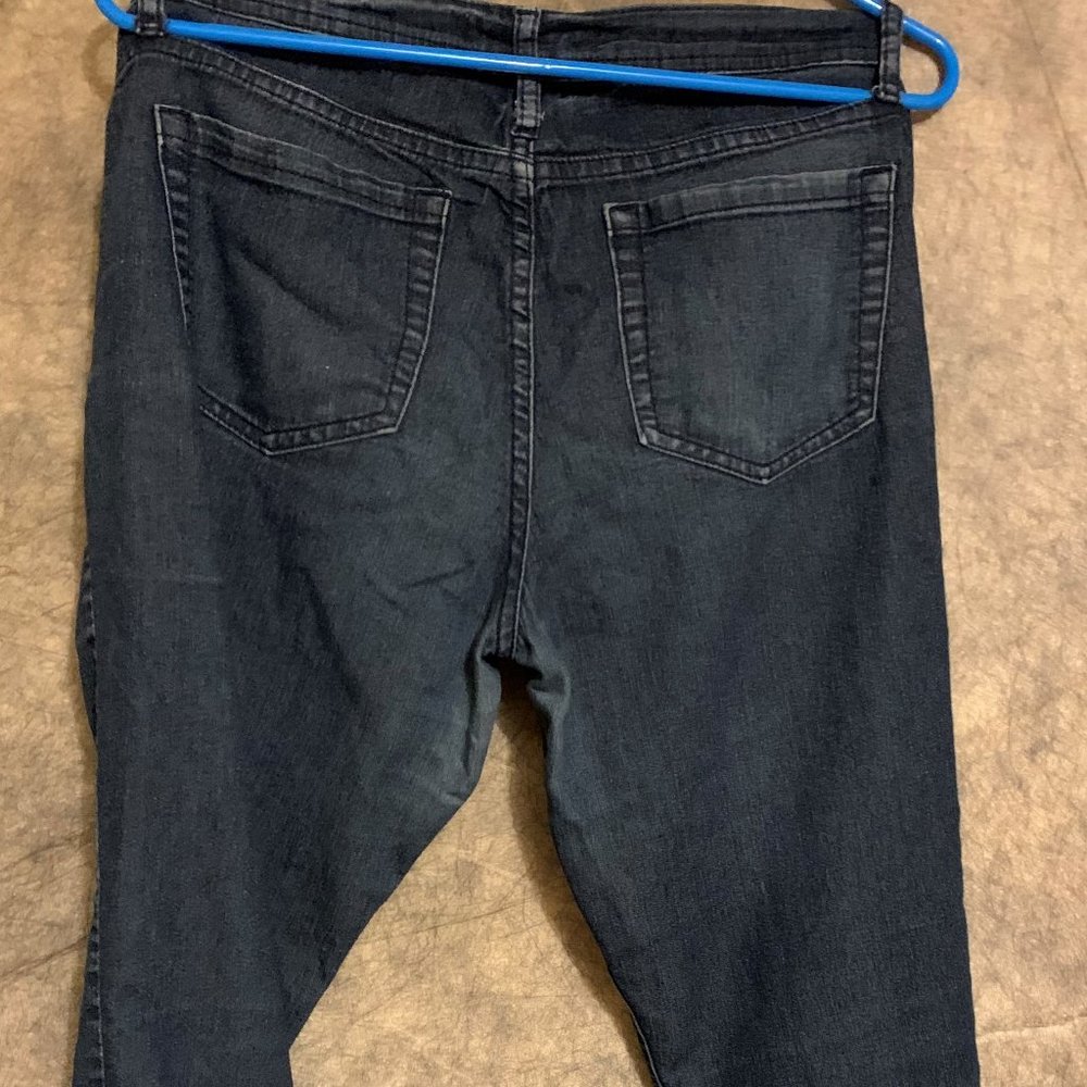 Jeans - Picture 3 of 4